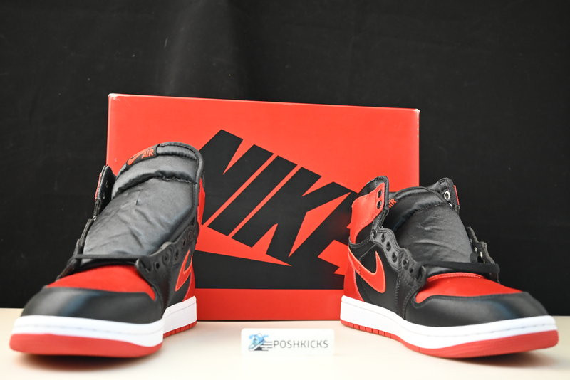 Air Jordan 1 High OG WMNS Satin Bred FD4810-061