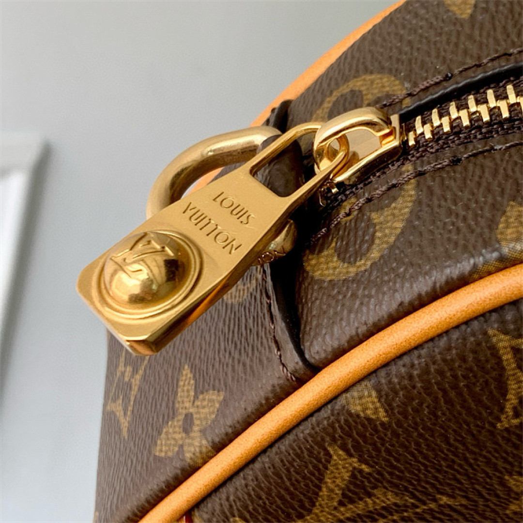 L0vis Vvtt0n Trocadero Wearable Wallet M14058