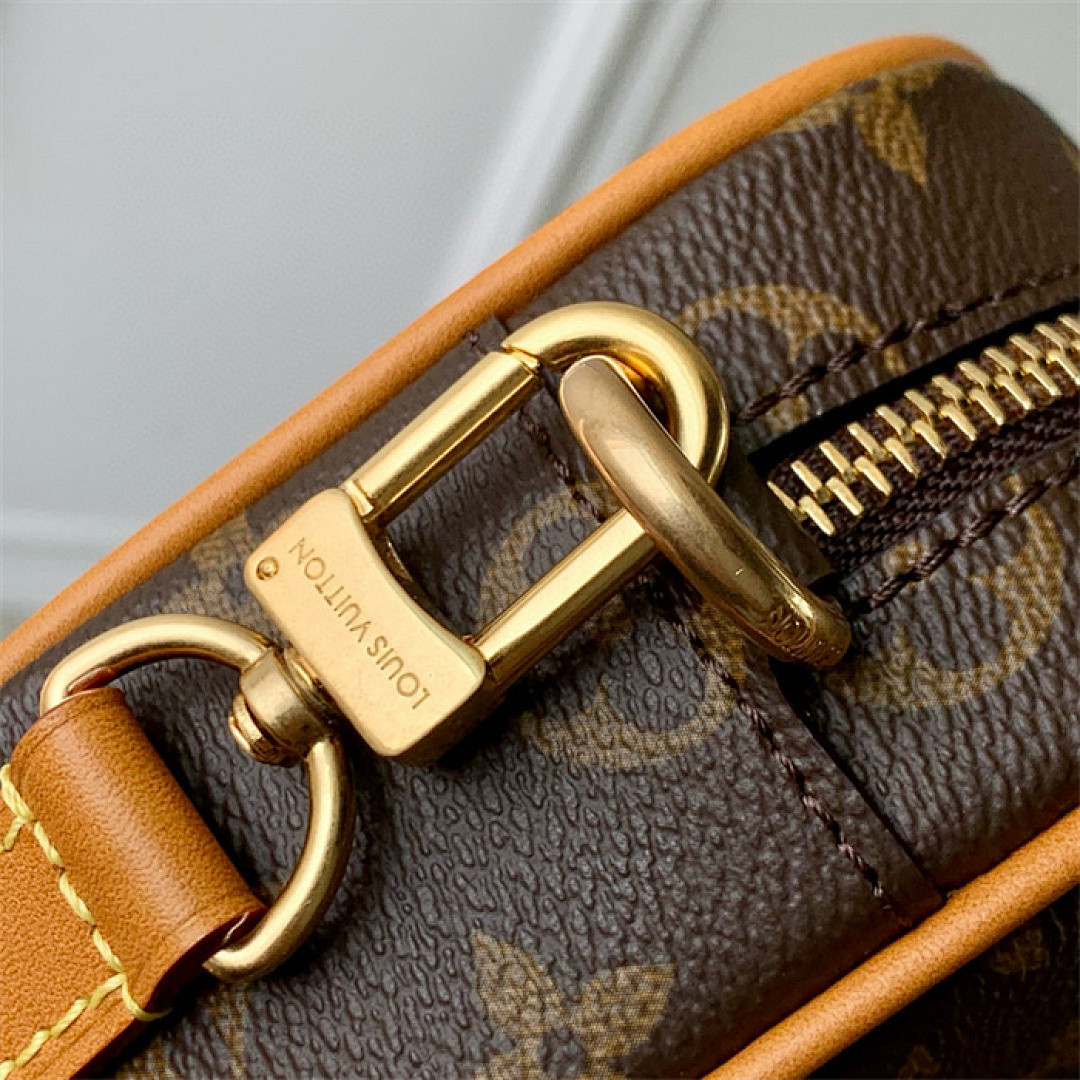L0vis Vvtt0n Trocadero Wearable Wallet M14058