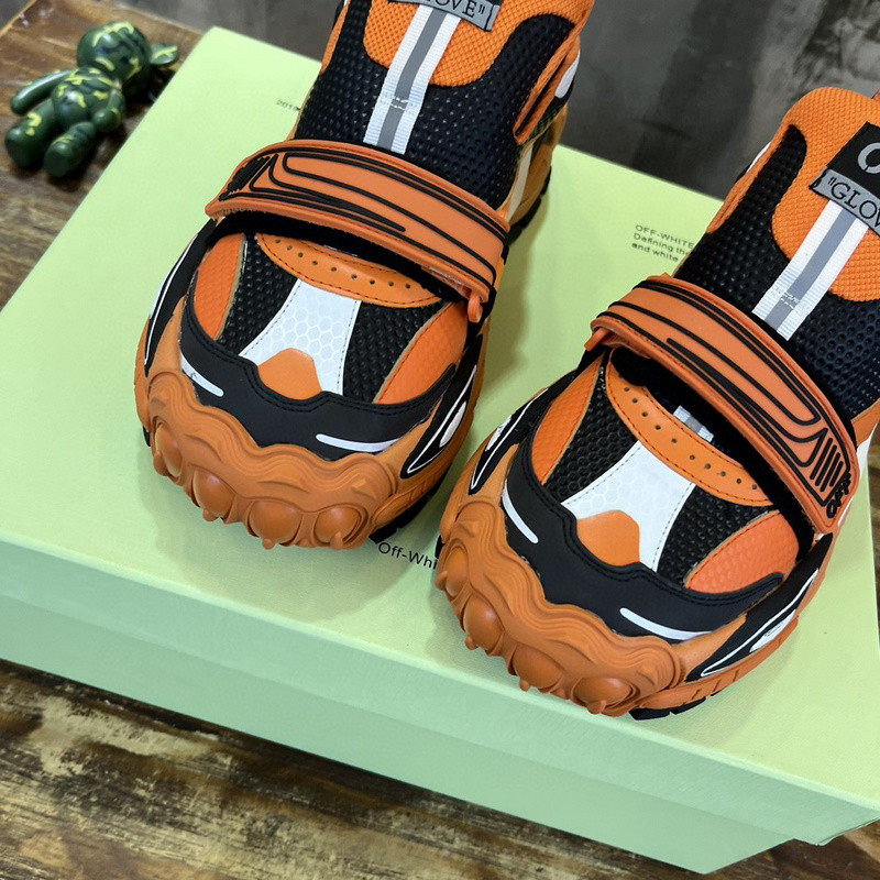 GLOVE SLIP ON in orange