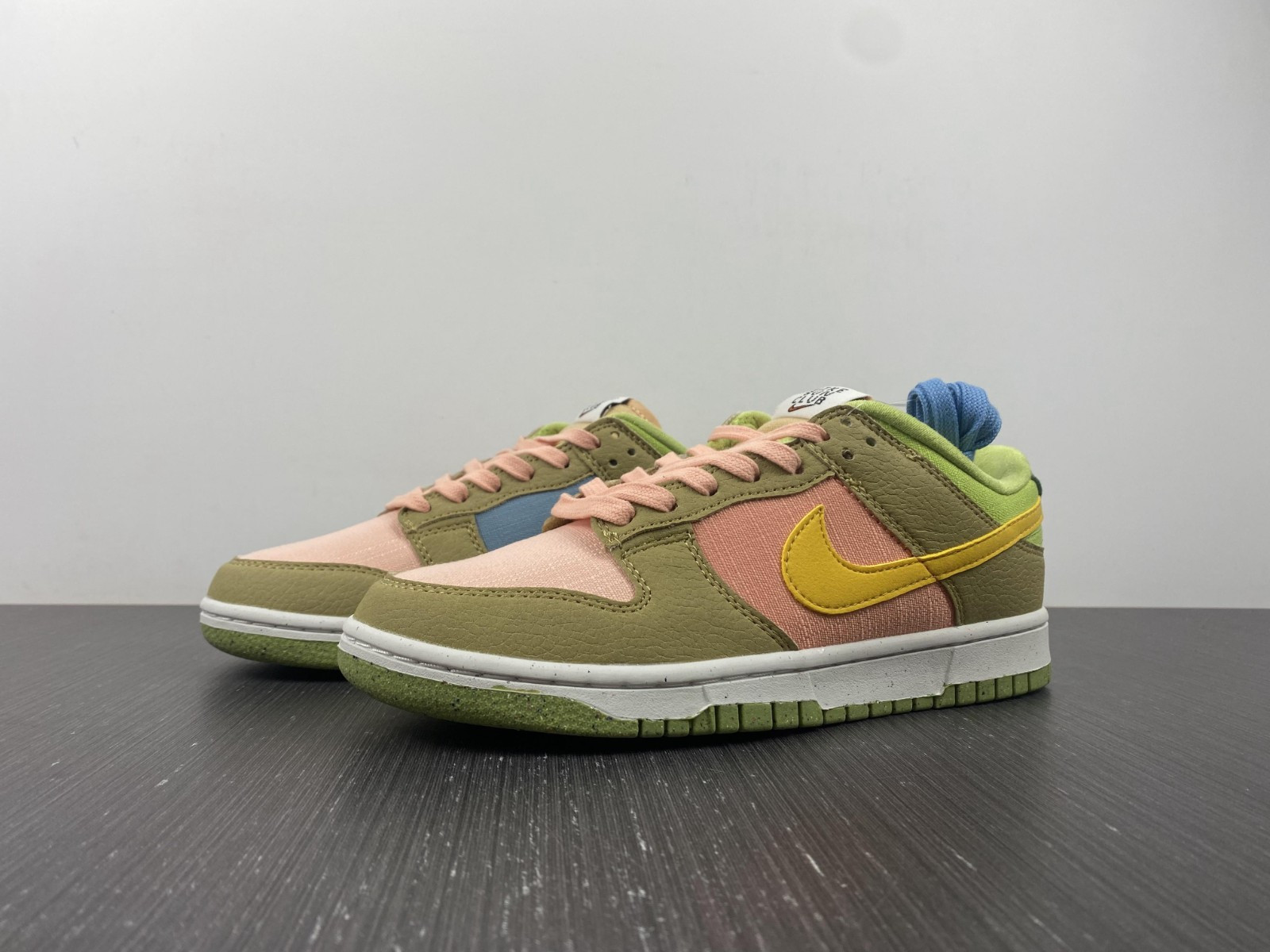 Nike Dunk Low Sun Club DM0583-800