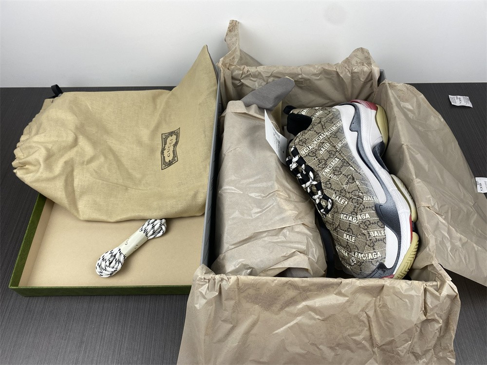 Ba*len*cia*ga triple s 677192 ulz10 9795