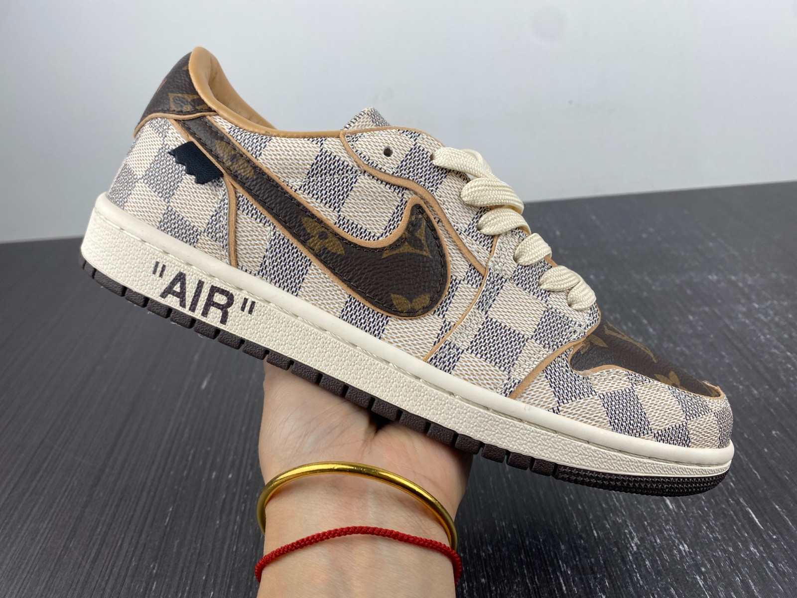 NIKE AIR FORCE 1 LOW BY VIRGIL ABLOH ( NORMAL SHOES BOX)