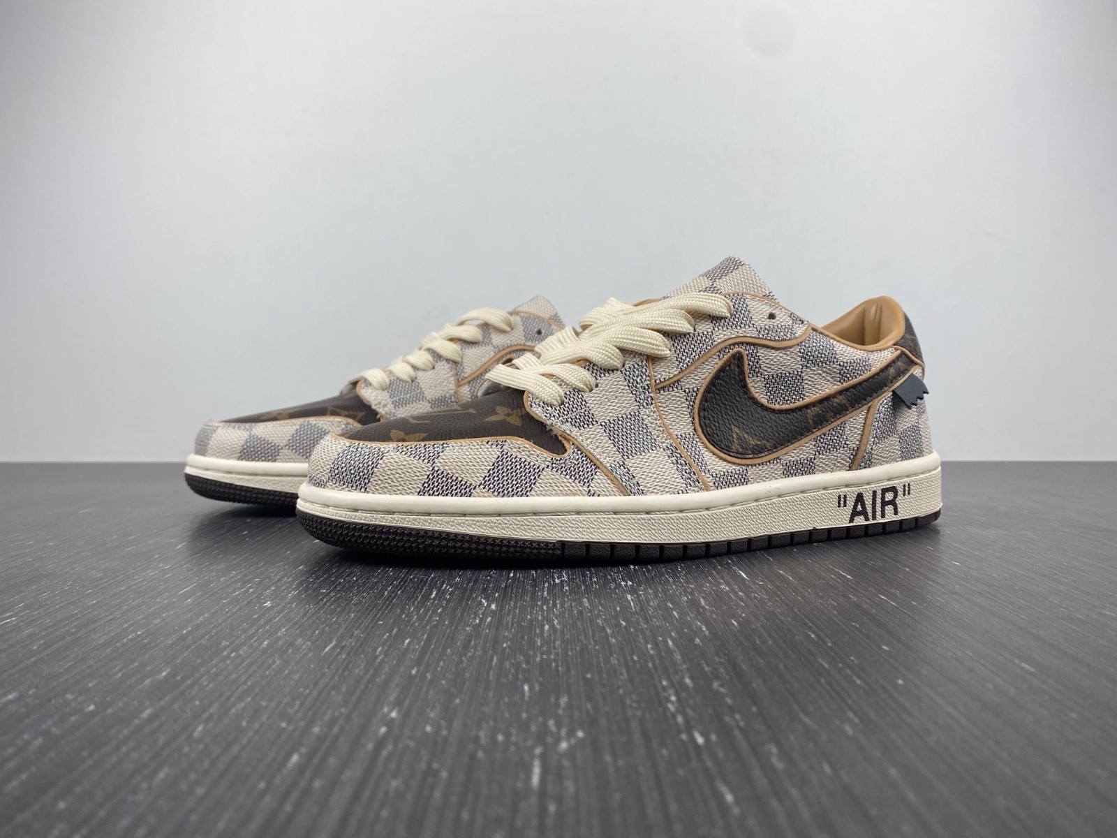 NIKE AIR FORCE 1 LOW BY VIRGIL ABLOH ( NORMAL SHOES BOX)