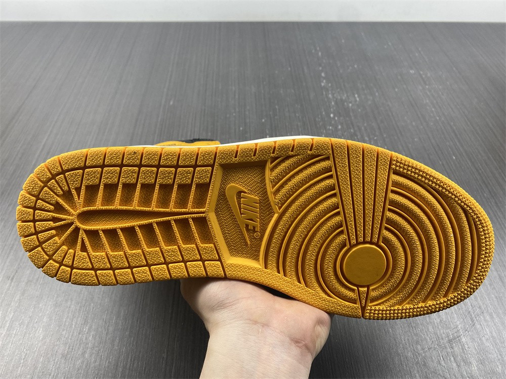Air Jordan 1 High OG “Yellow Toe” 555088-711