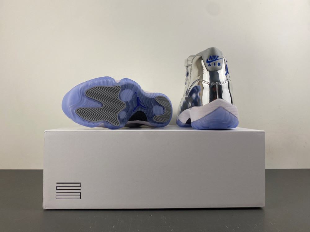 Air Jordan 11“Chrome” PE