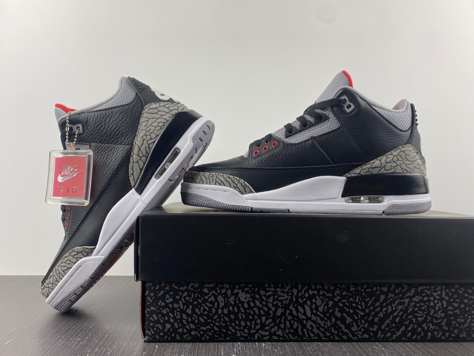 AIR JORDAN 3 BLACK CEMENT 854262-001