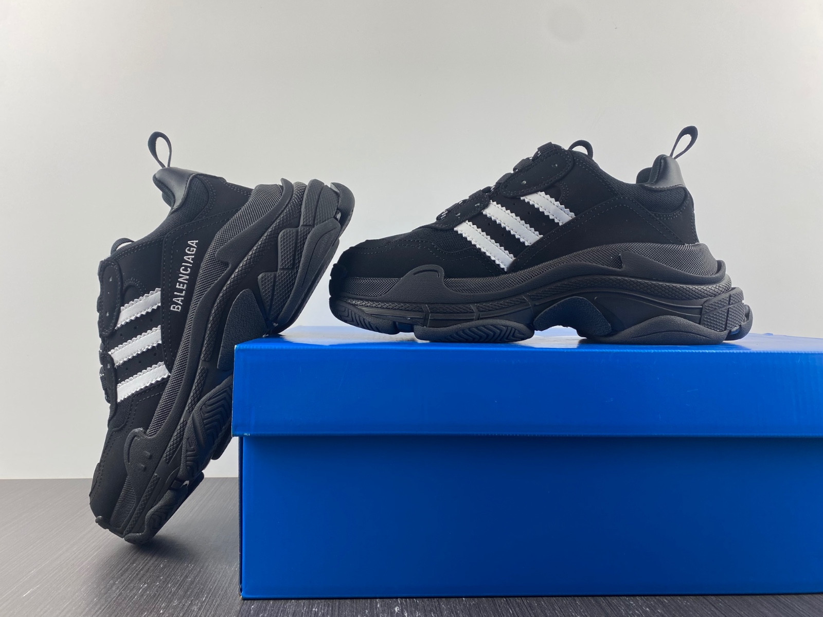 Ba*len*cia*ga triple s 712764 w2fw1 1004