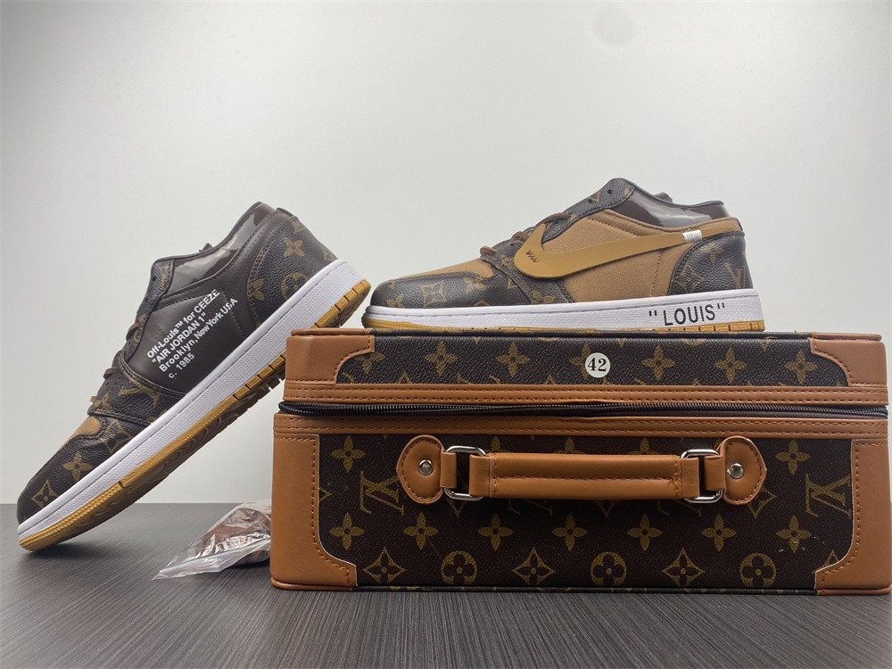AIR JORDAN 1 LOW SNEAKERS