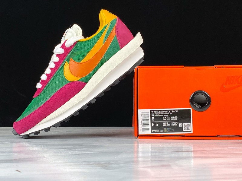 NIKE LD WAFFLE X SACAI PINE GREEN BV0073-301