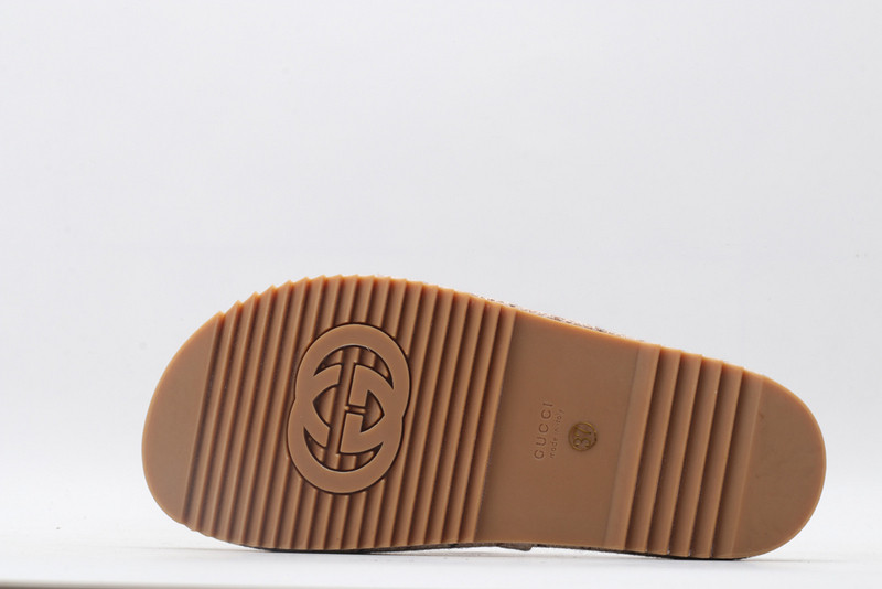 GUC LEATHER SLIDE