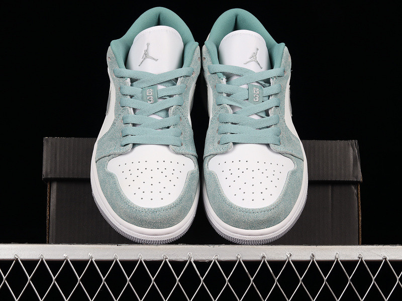 Air Jordan 1 Low “New Emerald” DN3705-301