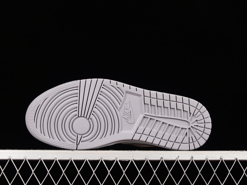 Air Jordan 1 Low “New Emerald” DN3705-301