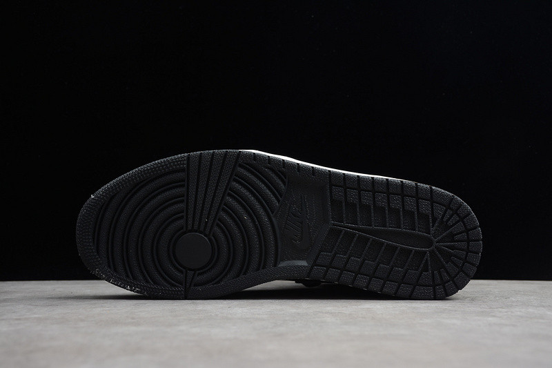 AIR JORDAN 1 HIGH OG "SOLEFLY FRIENDS & FAMILY" AV3905-038