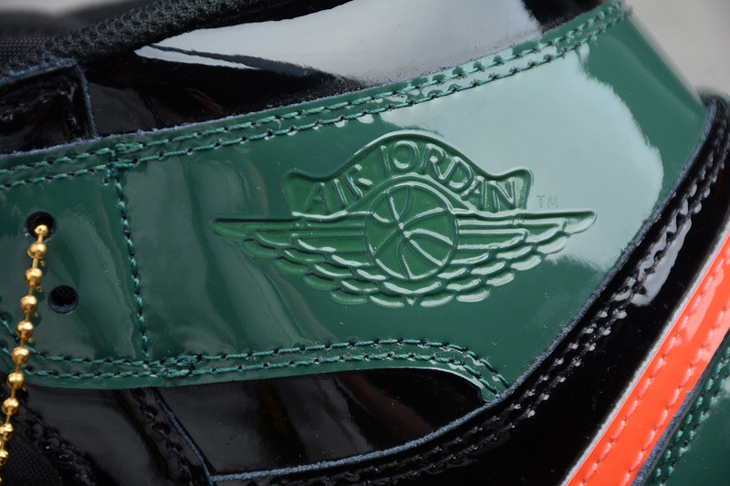 AIR JORDAN 1 HIGH OG "SOLEFLY FRIENDS & FAMILY" AV3905-038