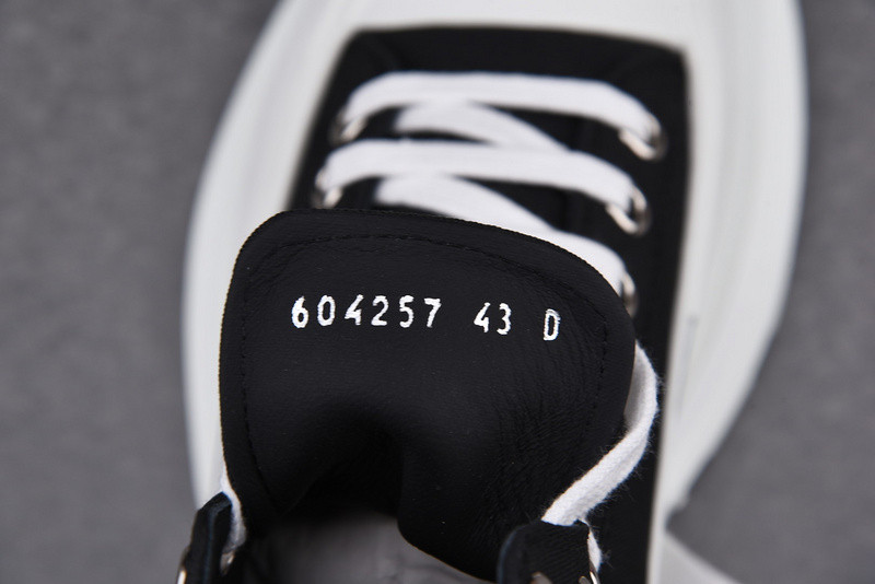 a1exa*der Mcqv*en sneaker