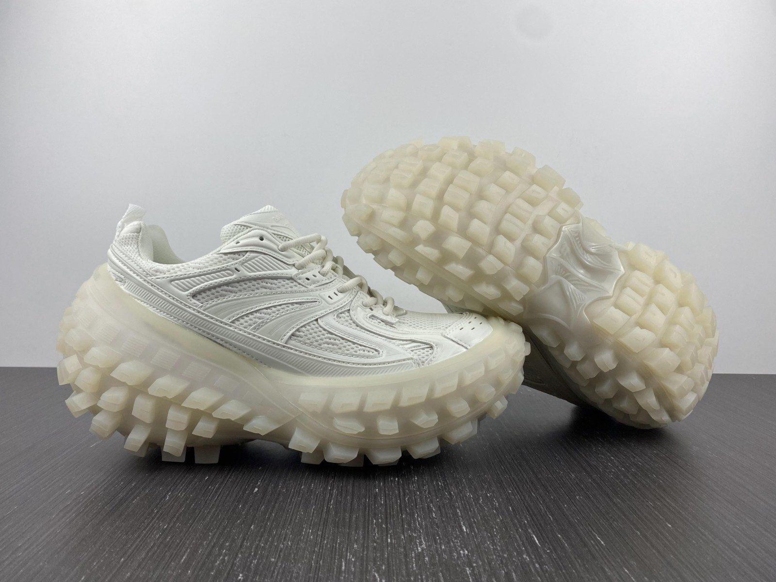 Ba*len*cia*ga bouncer chunky-sole sneakers