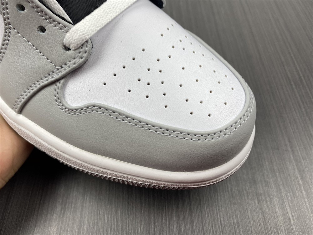 AIR JORDAN 1 MID “LIGHT SMOKE GREY” 554724-078