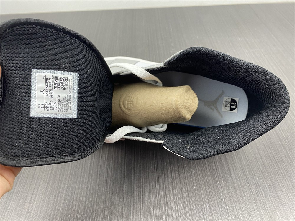 AIR JORDAN 1 MID “LIGHT SMOKE GREY” 554724-078