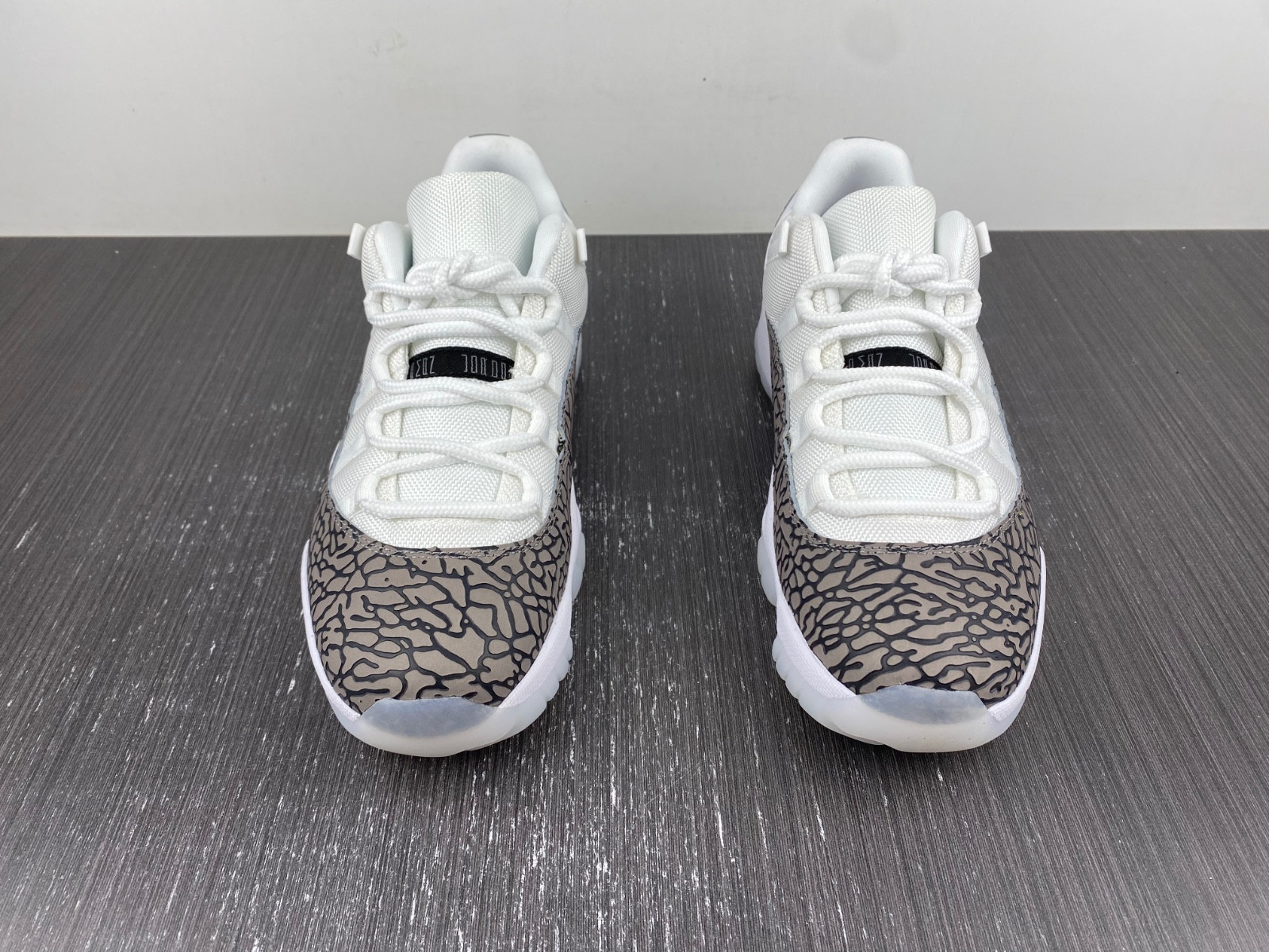 Air Jordan 11 Low Cement Grey AV2187-140
