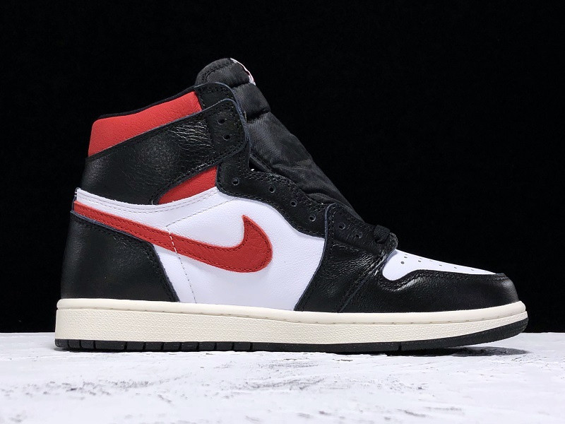 AIR JORDAN 1 BLACK WHITE GYM RED 555088-061