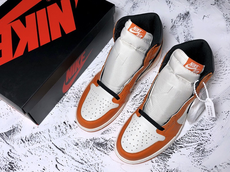 AIR JORDAN 1 RETRO HIGH OG SHATTERED BACKBOARD AWAY 555088-113
