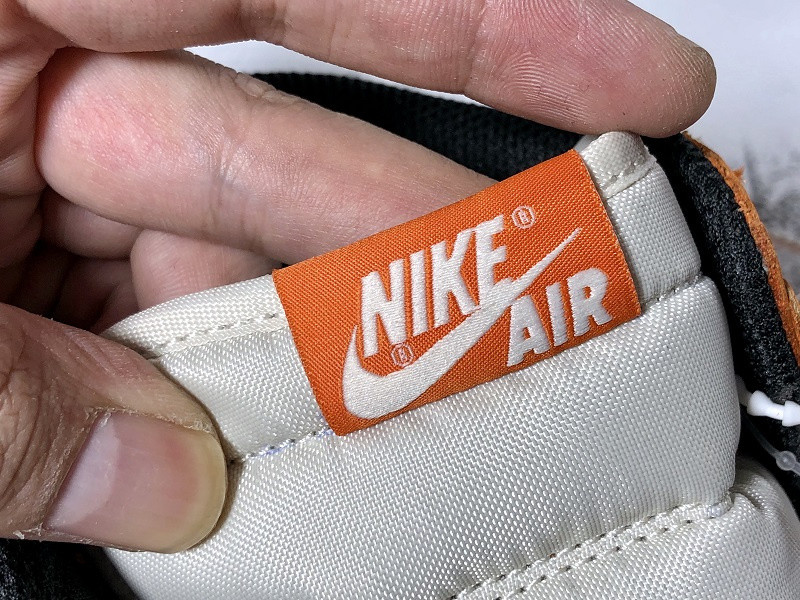 AIR JORDAN 1 RETRO HIGH OG SHATTERED BACKBOARD AWAY 555088-113