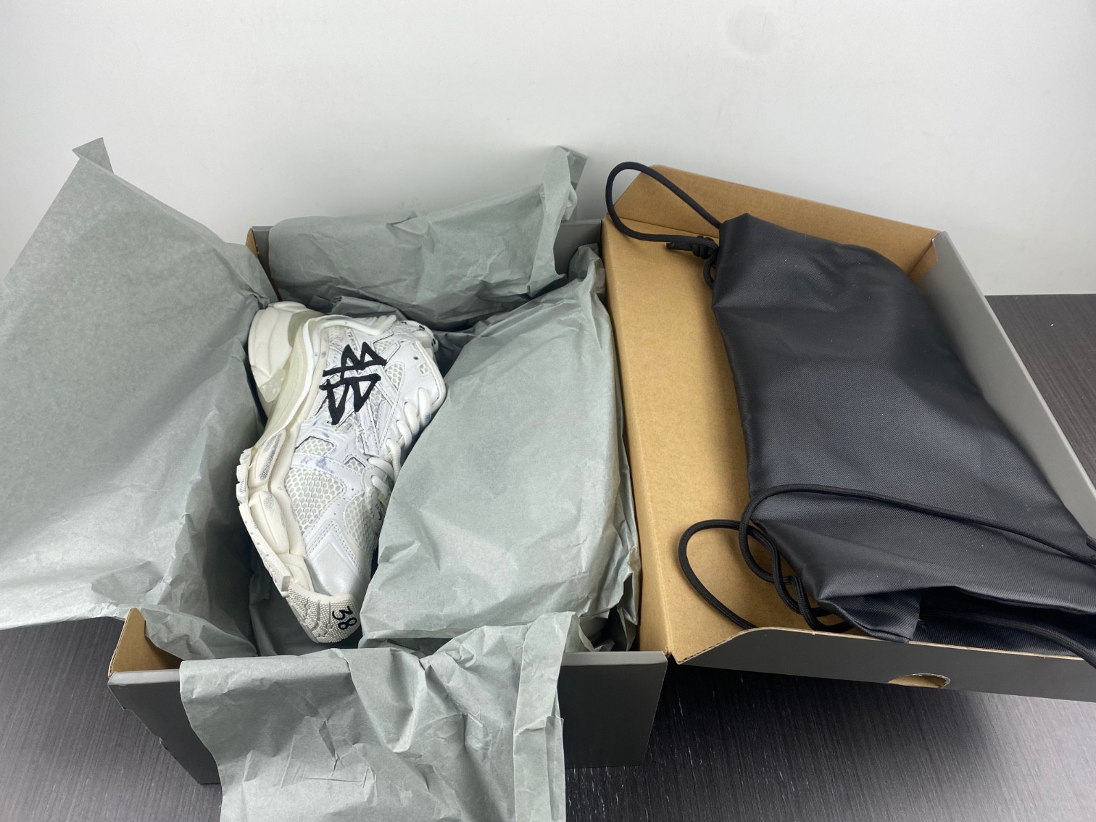 Ba*len*cia*ga runner 677402 w3rbq 9010