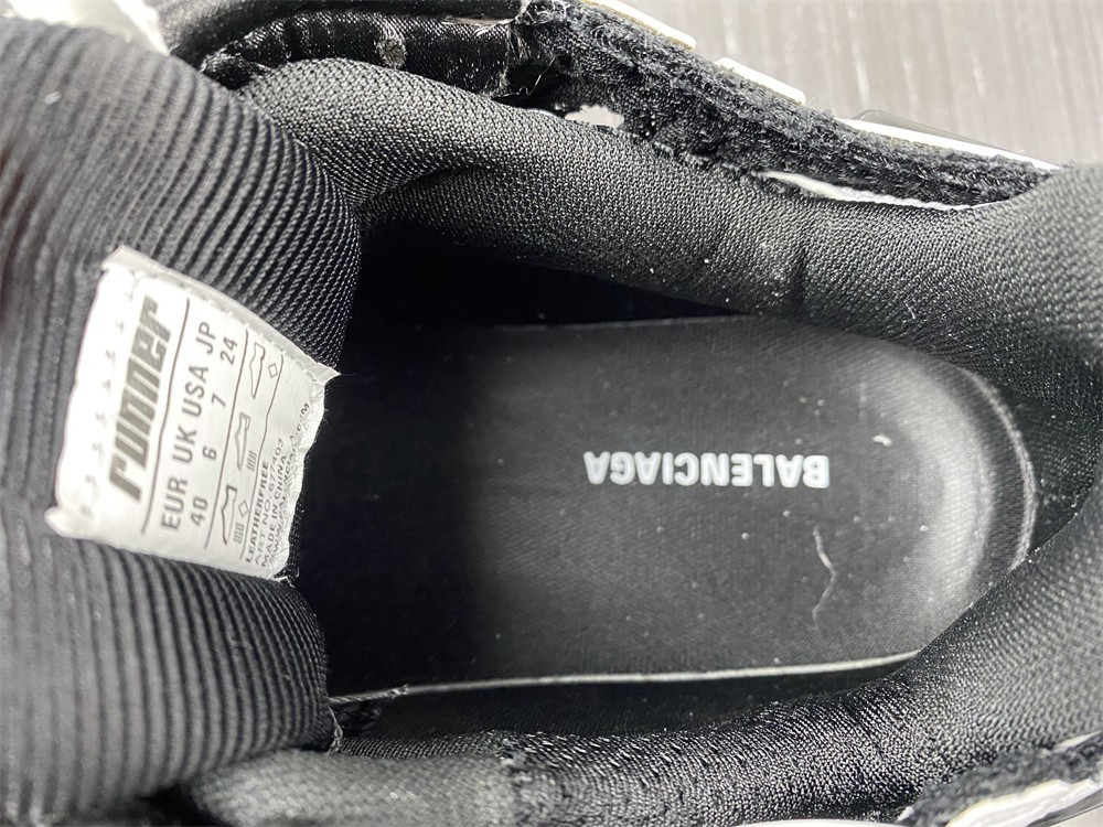 Ba*len*cia*ga runner 677403-w3rb2-9010