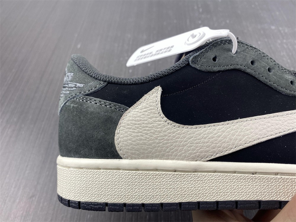 Travis Scott x Air Jordan 1 Low OG DM7866-001