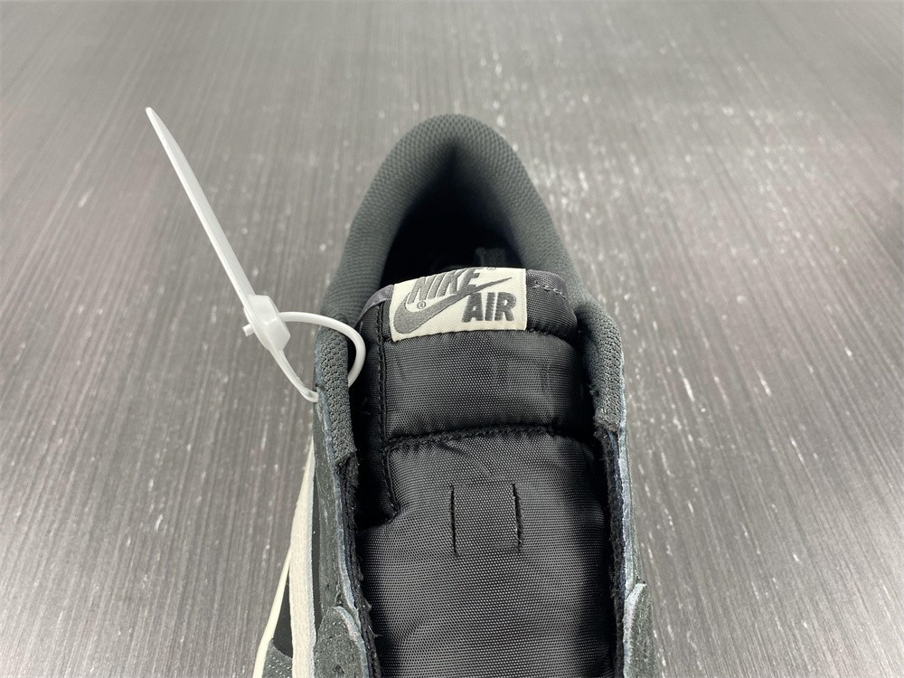 Travis Scott x Air Jordan 1 Low OG DM7866-001