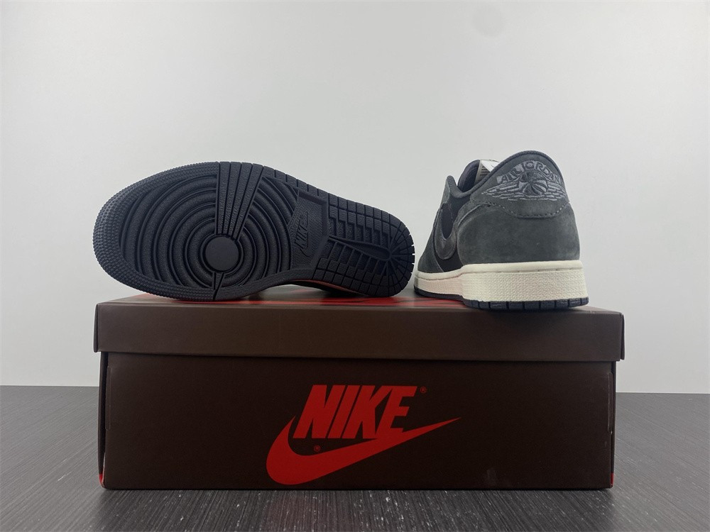 Travis Scott x Air Jordan 1 Low OG DM7866-001