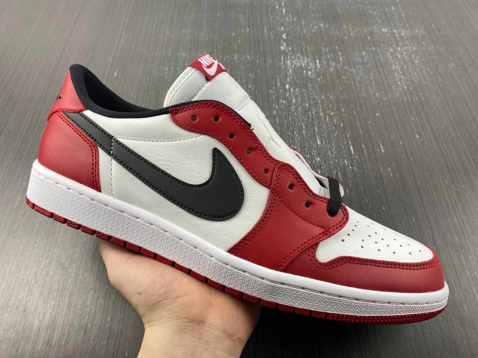 Jordan 1 Retro Low Chicago (2016) 705329-600
