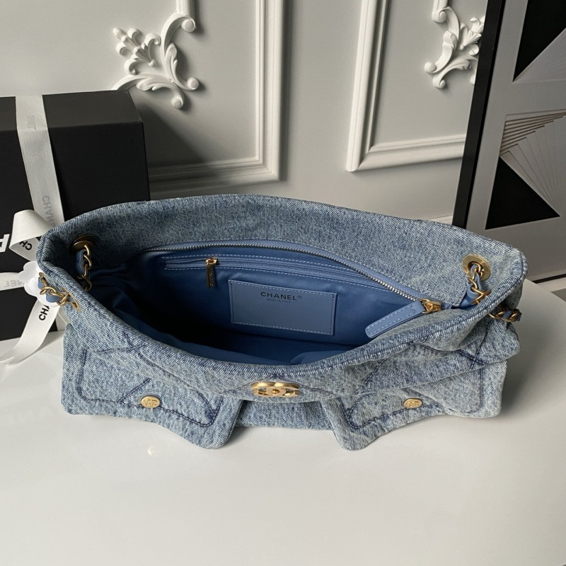 Ch**el shopping bag in shiny lambskin (as5740)