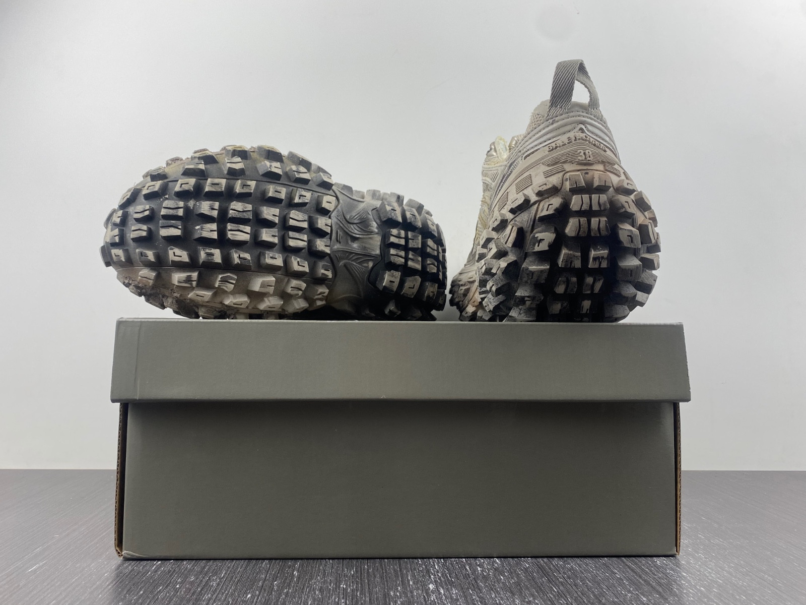 Ba*len*cia*ga bouncer chunky-sole sneakers