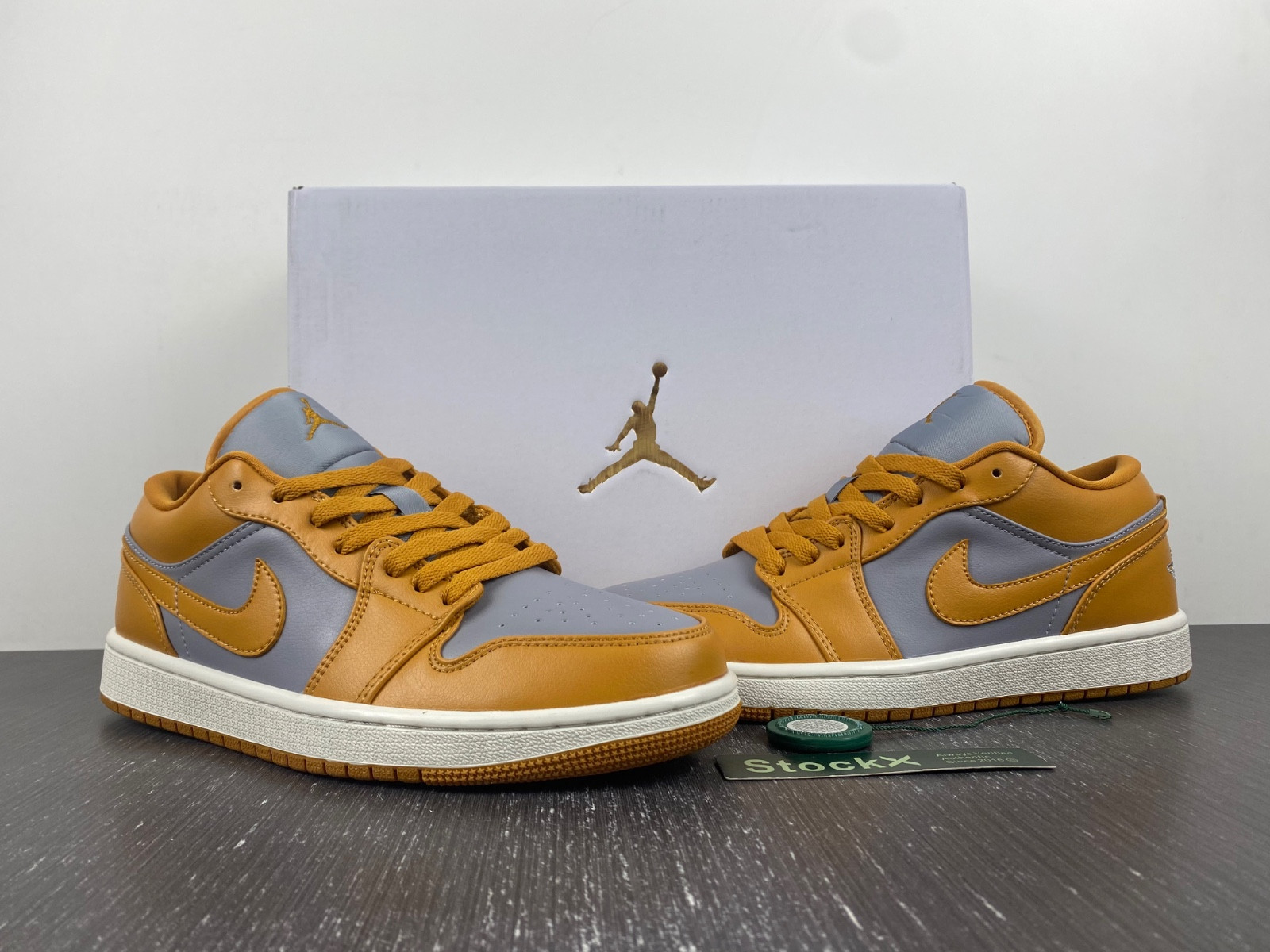 NIKE AIR JORDAN 1 LOW CHUTNEY DC0774-020