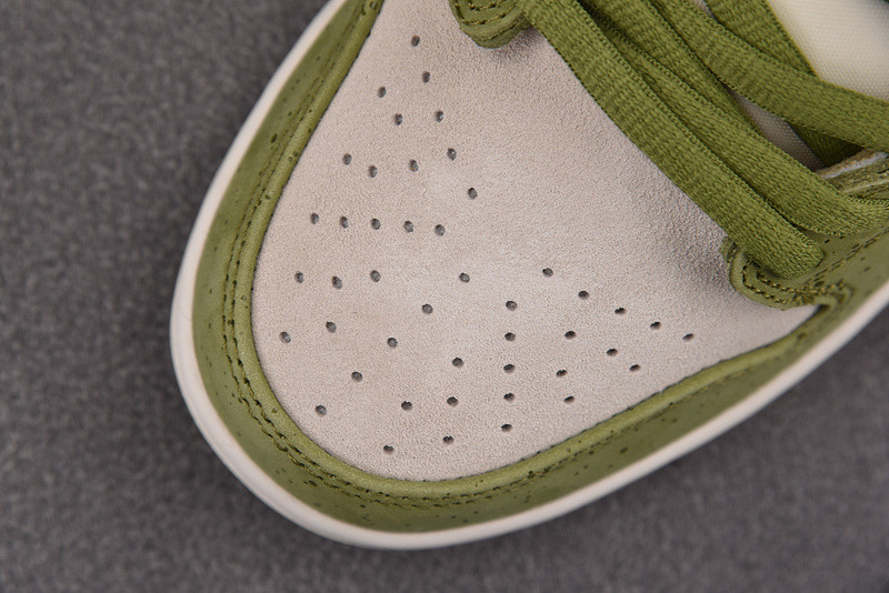 Yuto Horigome Nike SB Dunk "Asparagus" HF8022-300