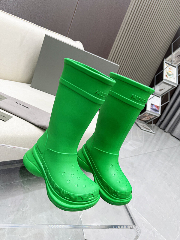 ba*len*cia*ga x Cr*0*s boot green