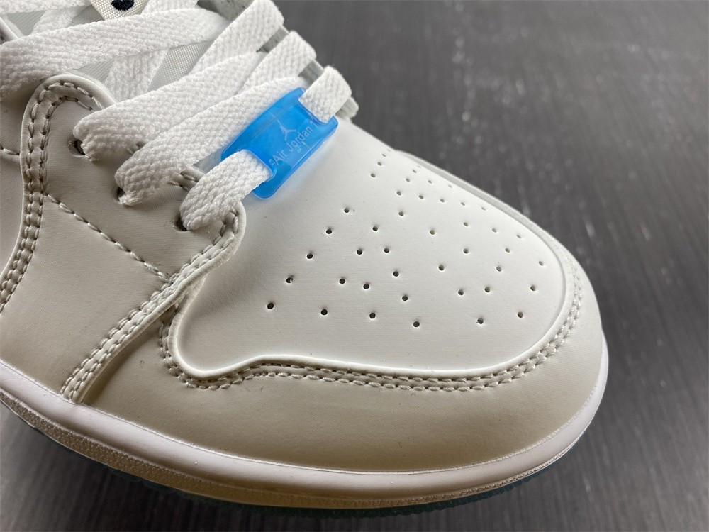 Air Jordan 1 Low "UV Reactive" | DA8301-101