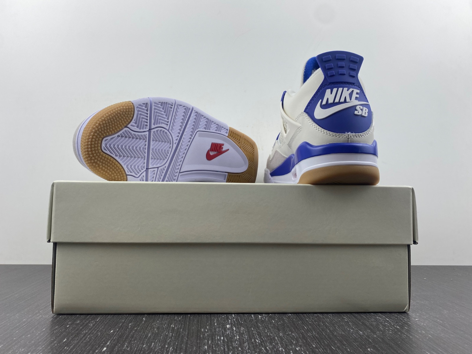 NIKE SB X AIR JORDAN 4 “PINE BLUE” DR5415-107