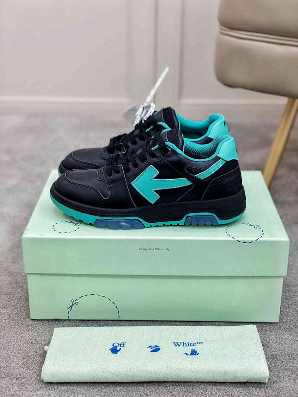 Off-White c/o Virgil Abloh