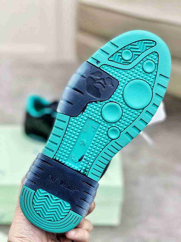 Off-White c/o Virgil Abloh