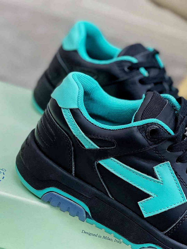 Off-White c/o Virgil Abloh