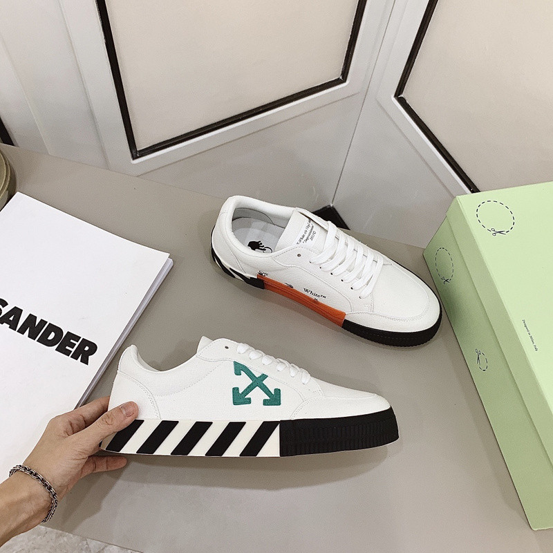 Off-White c/o Virgil Abloh