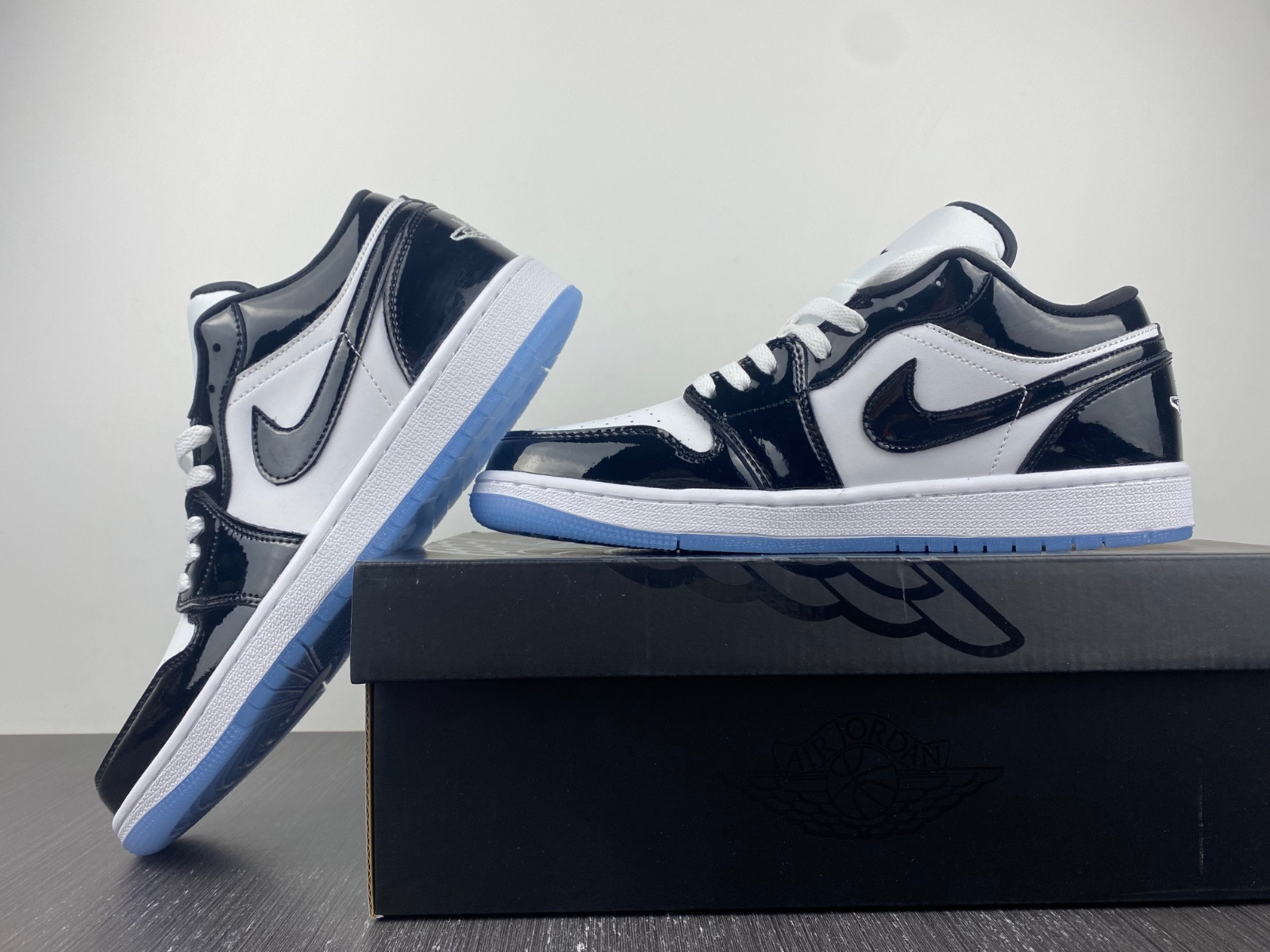 Jordan 1 Low SE Concord - DV1309-100
