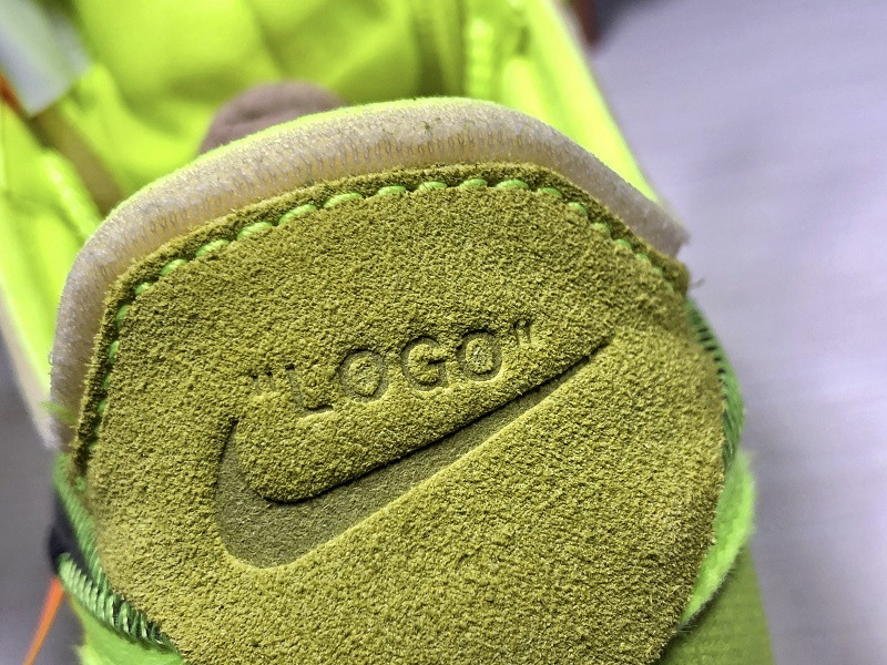 OW NIKE AIR FORCE 1 LOW VOLT AO4606-700