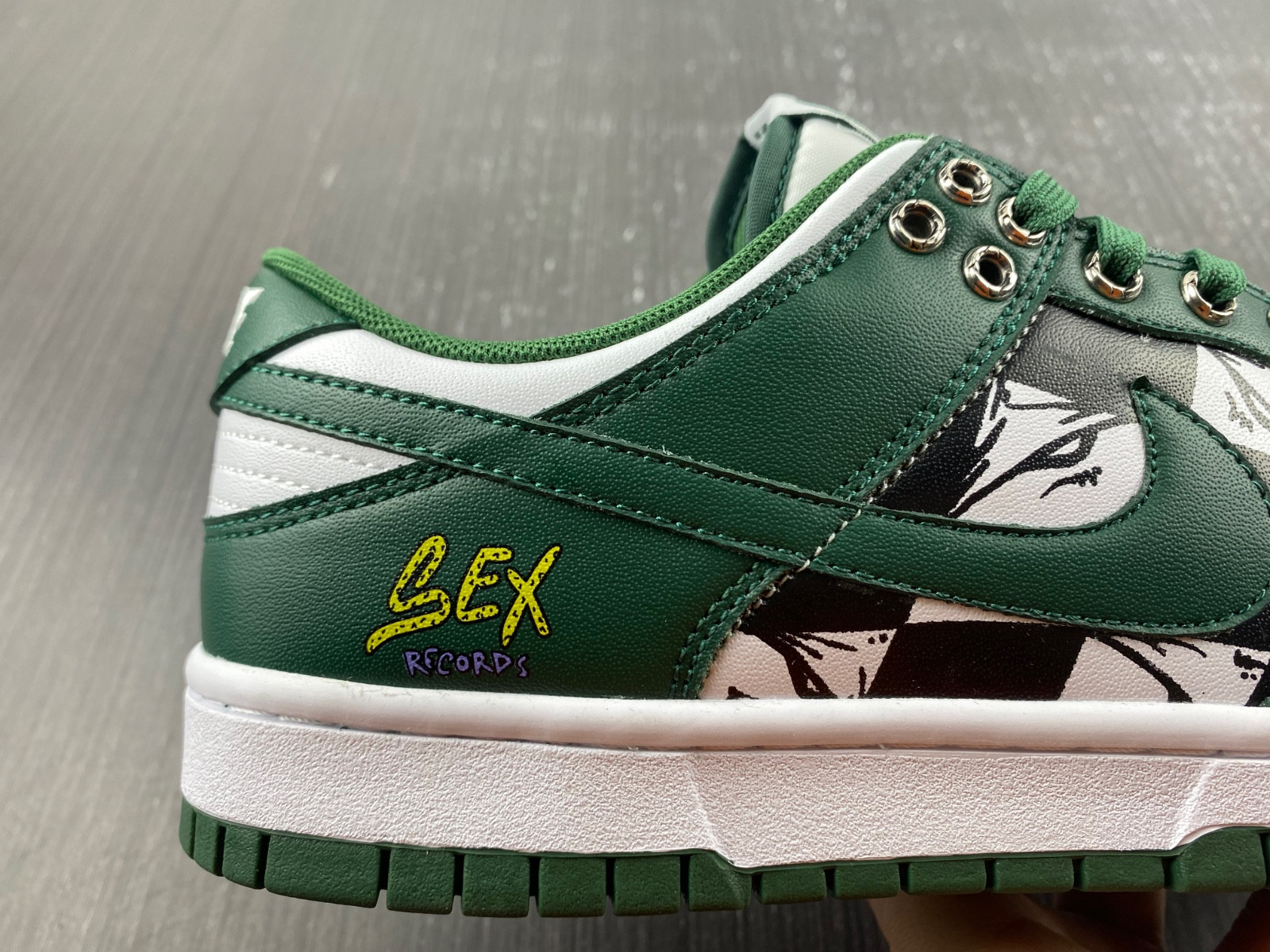 nike dunk low Ch*0me He**ts dd1391-101