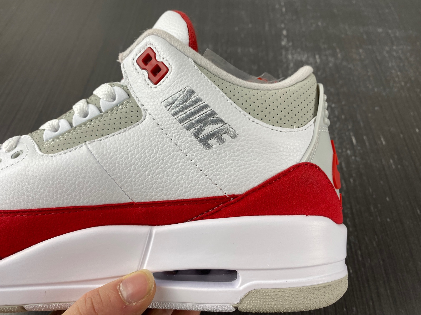 Jordan 3 Retro Tinker White University Red CJ0939-100