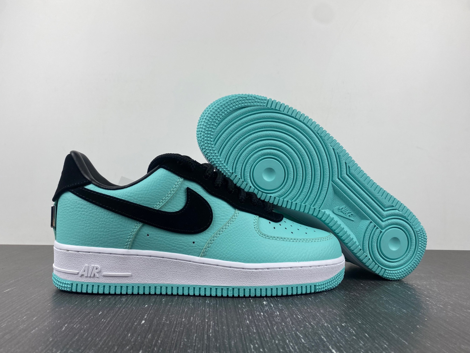 T*f*ny & co. x air force 1 low dz1382-002