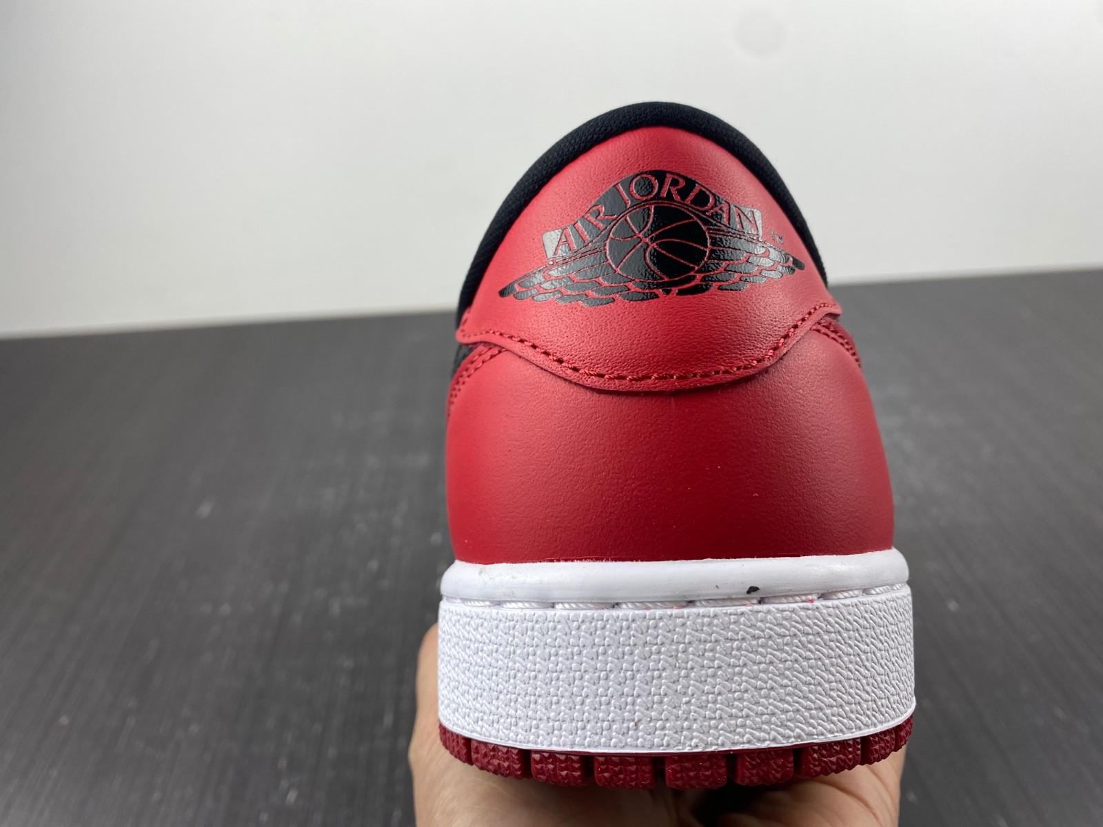 Air Jordan 1 Retro Black Toe 2016 low 555088-125